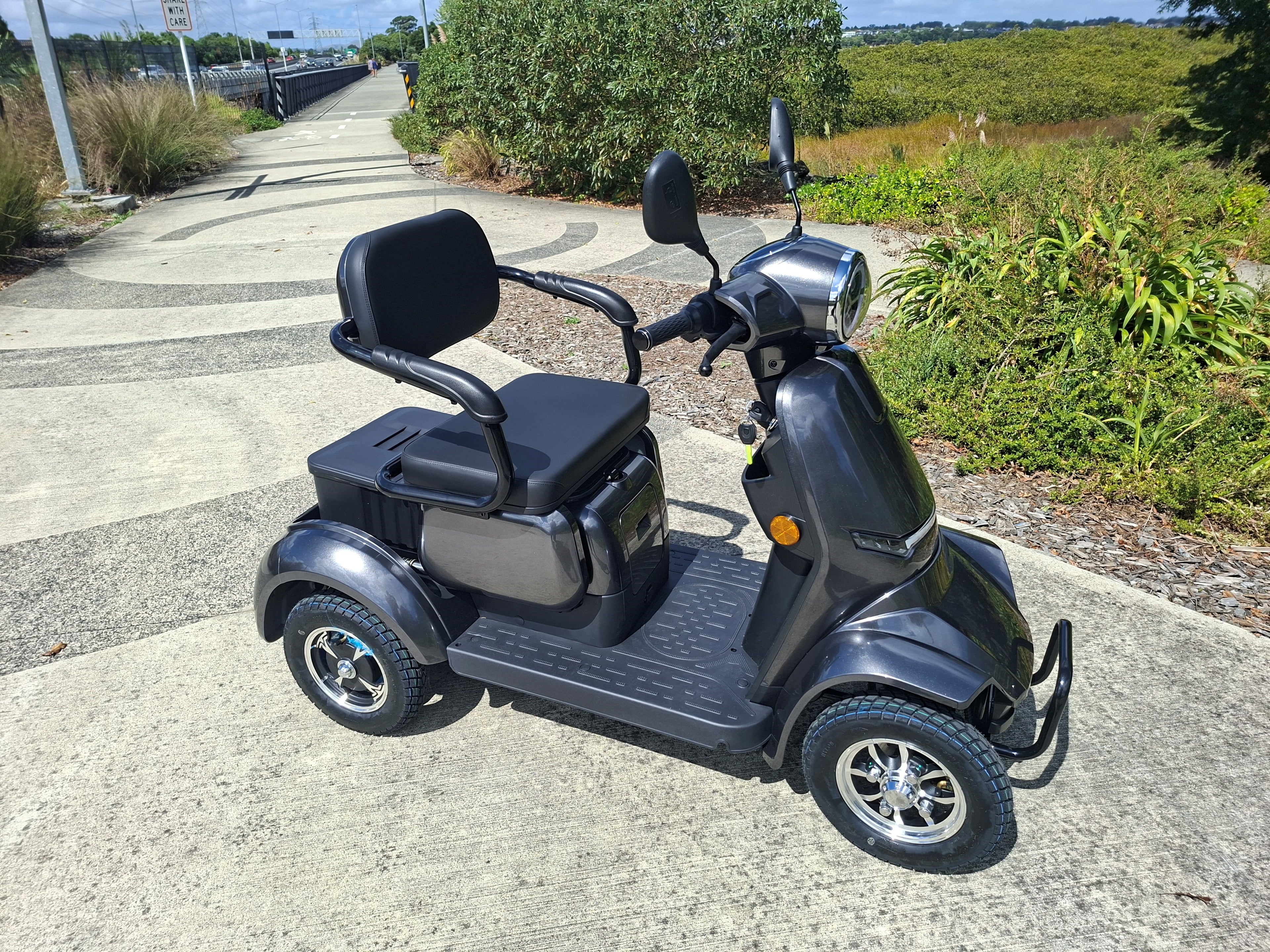 XLS 2 person capable 4Whl