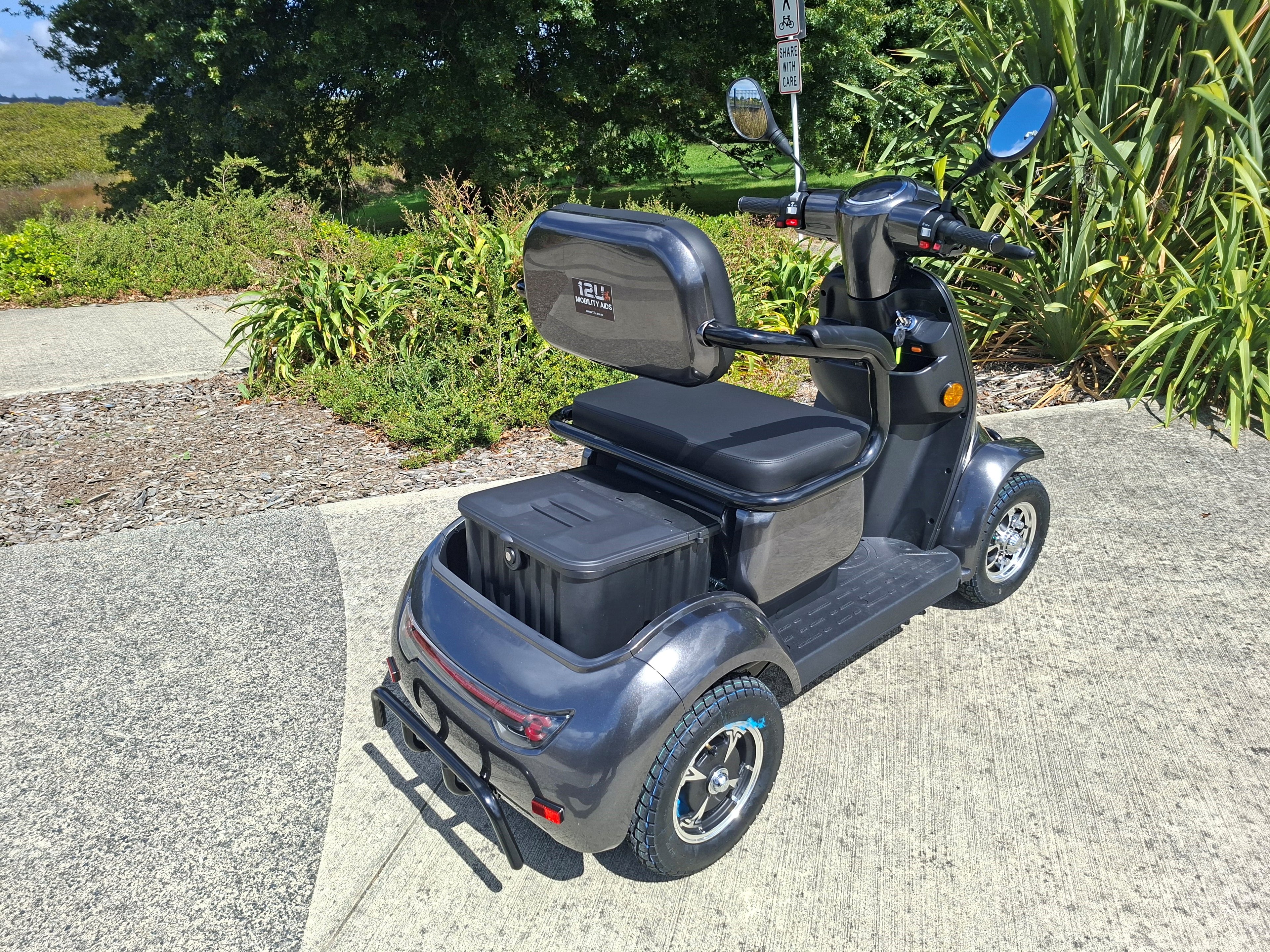 XLS 2 person capable 4Whl