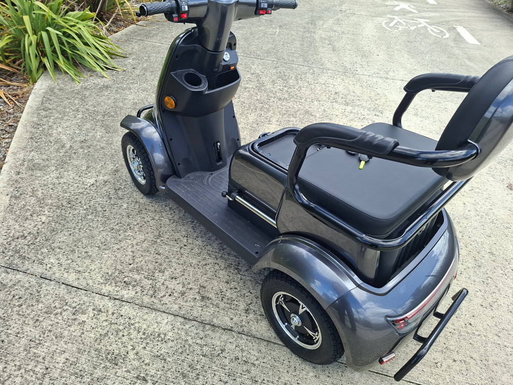 XLS 2 person capable 4Whl