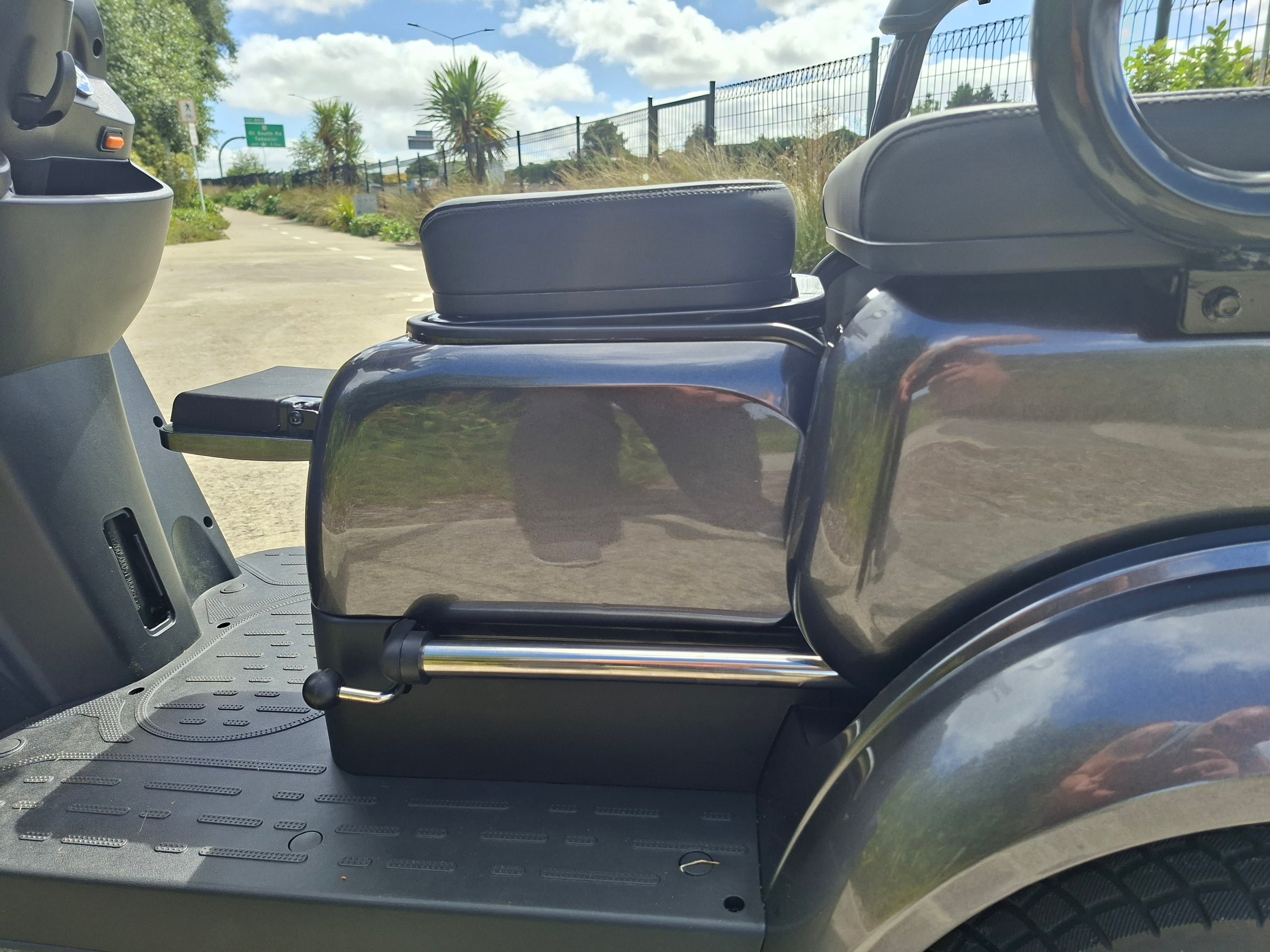 XLS 2 person capable 4Whl