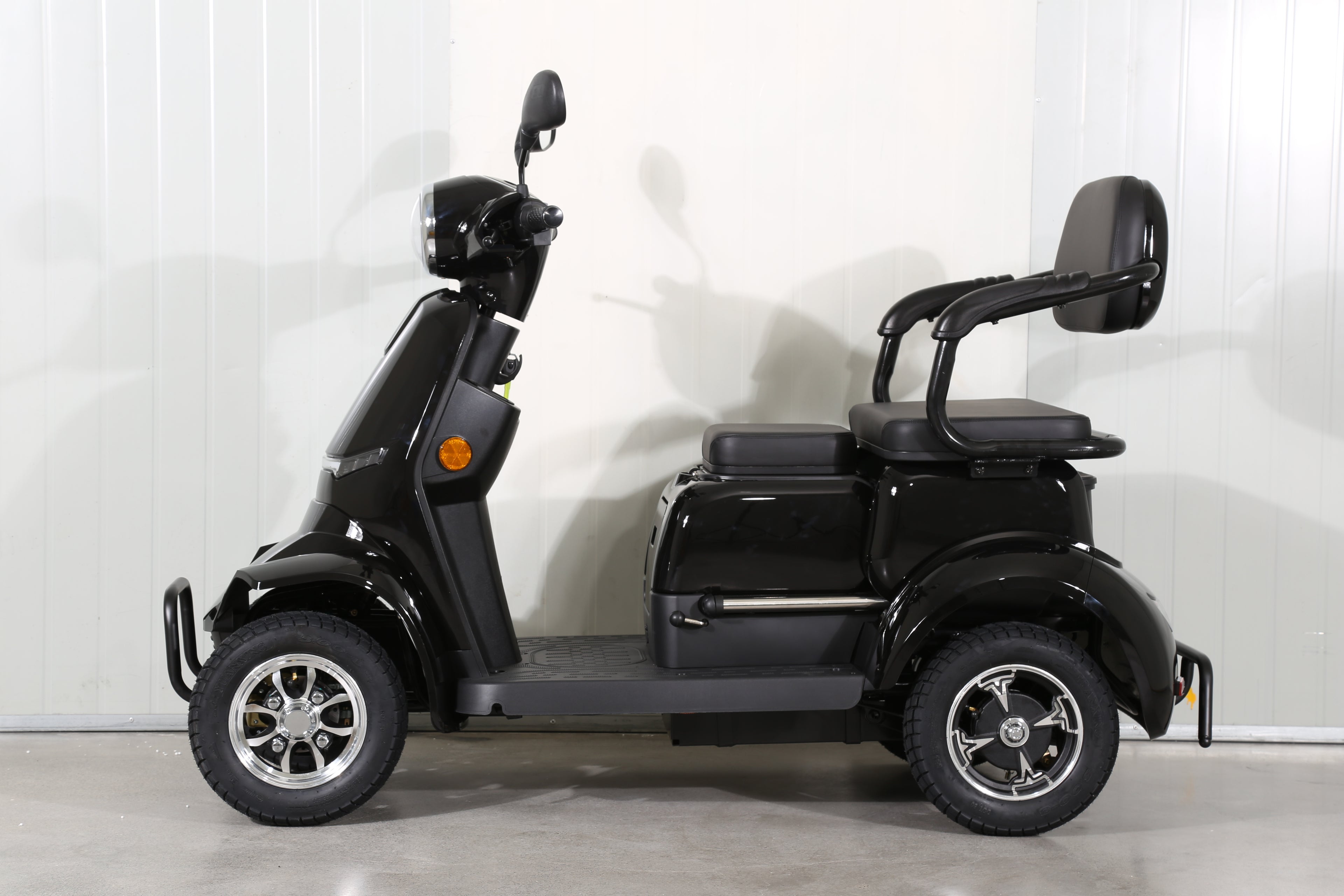 XLS 2 person capable 4Whl