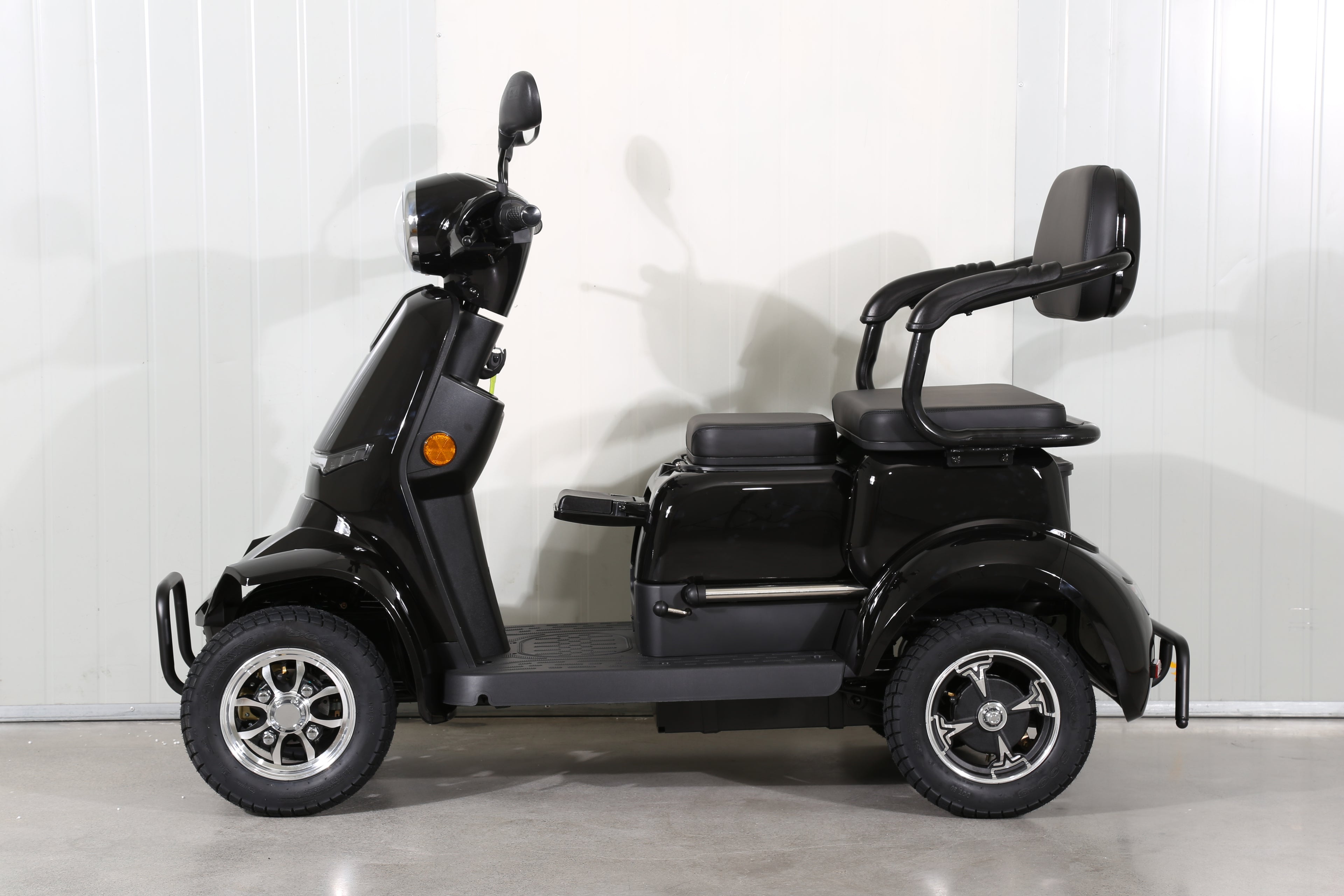 XLS 2 person capable 4Whl