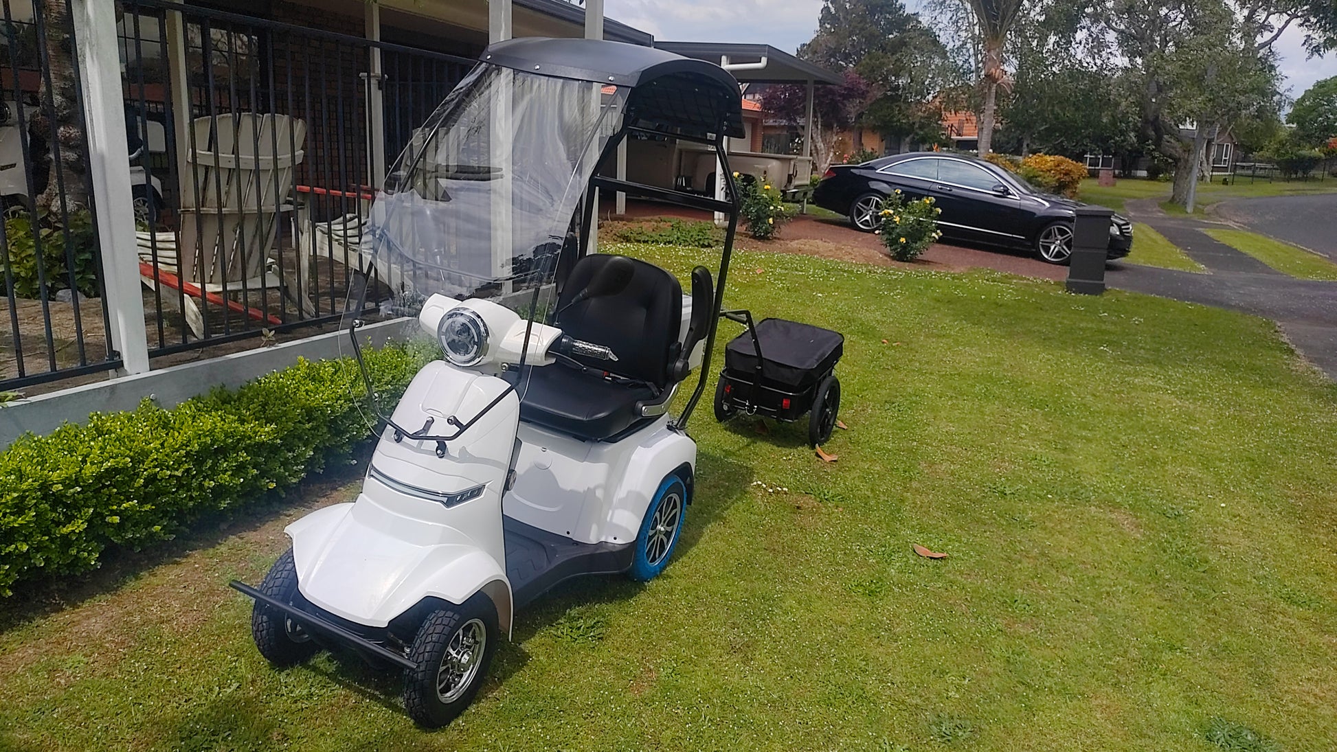 XLT 4Whl Mobility Scooter Screen & Roof