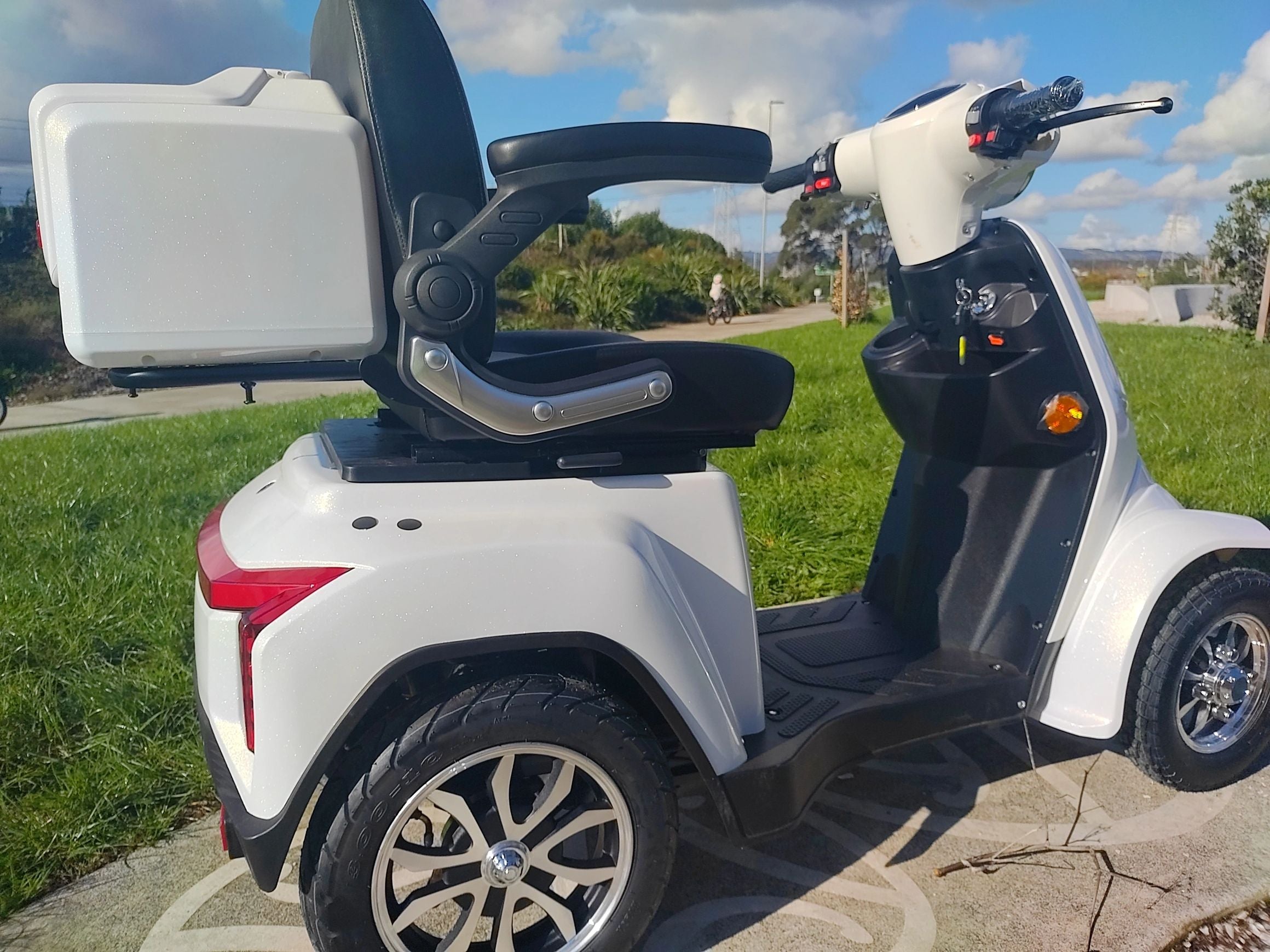 XLT 4-Wheel Mobility Scooter