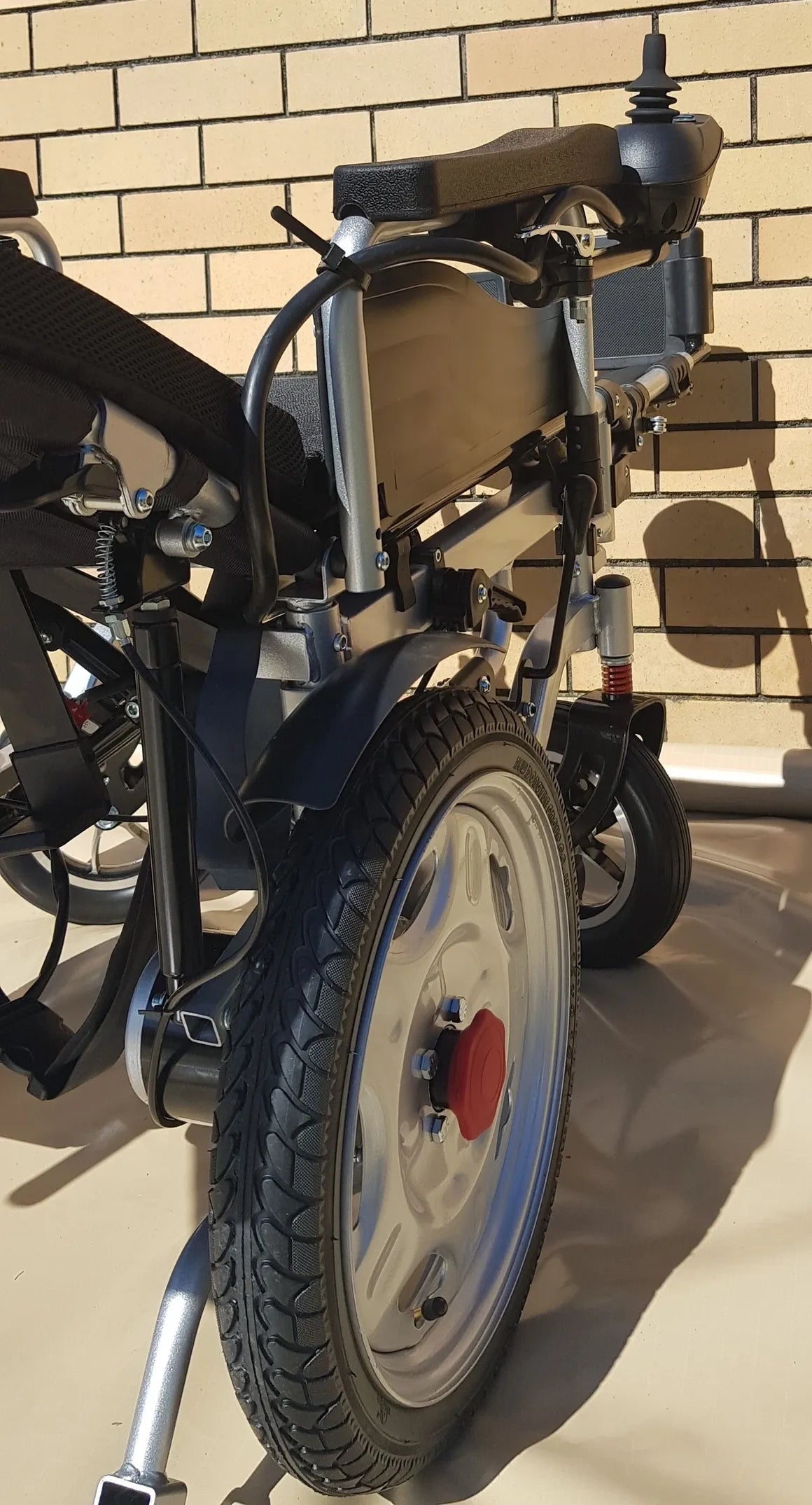 BME1022 Reclining Fold-up Electric Wheelchair