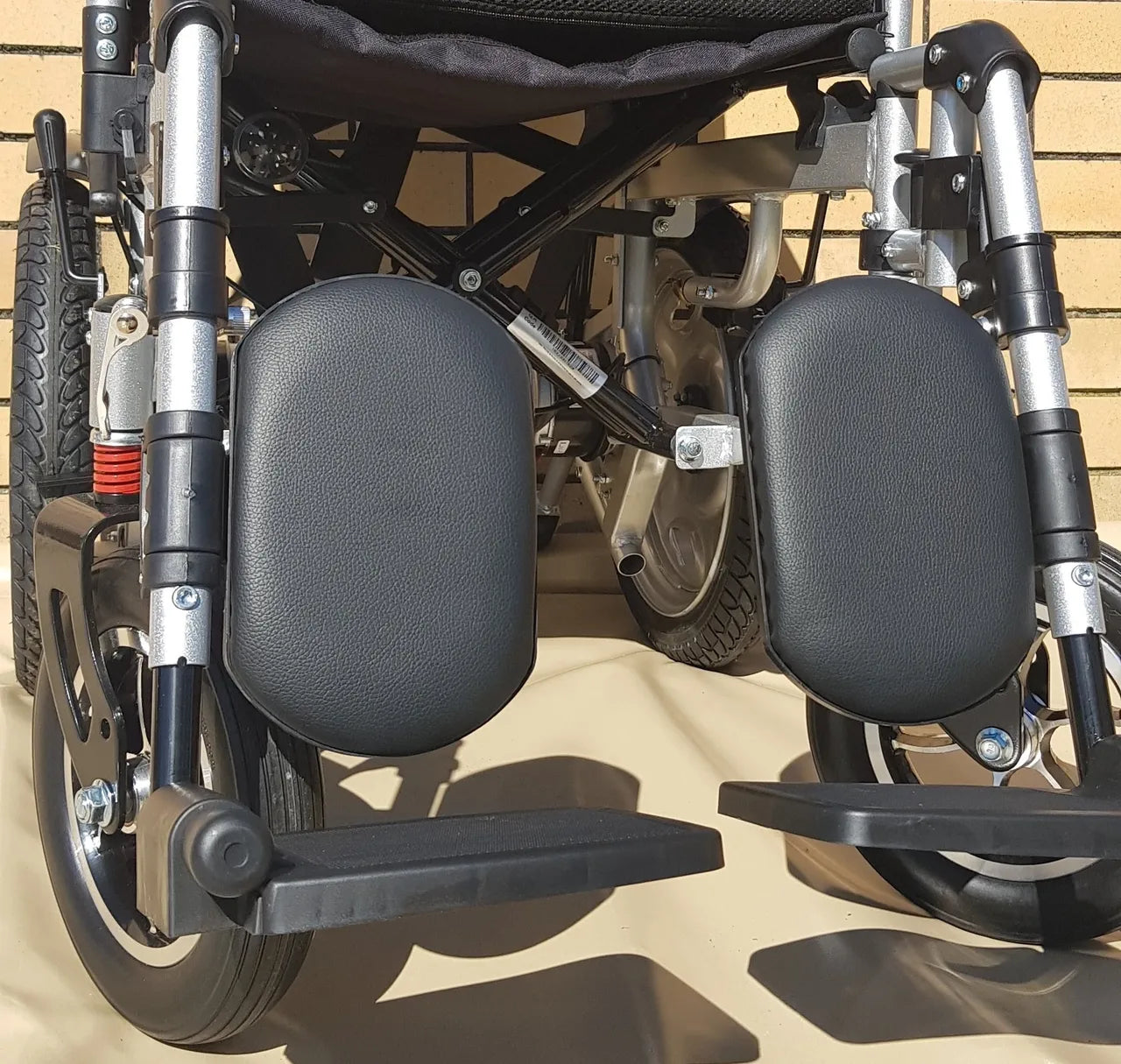 BME1022 Reclining Fold-up Electric Wheelchair