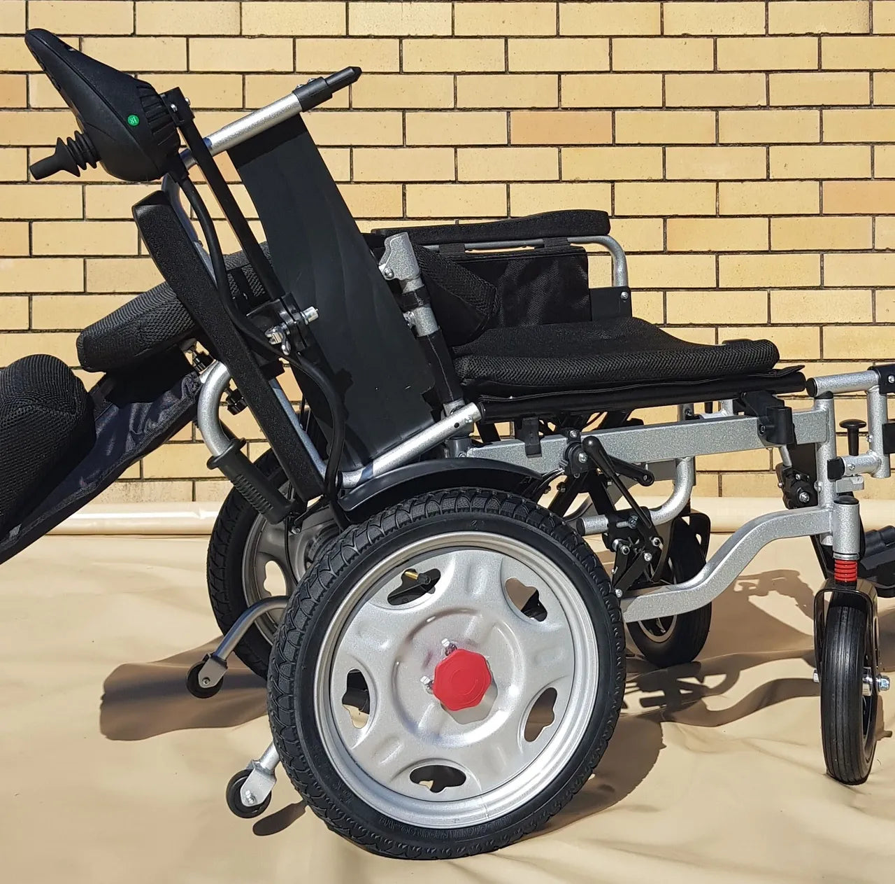 BME1022 Reclining Fold-up Electric Wheelchair