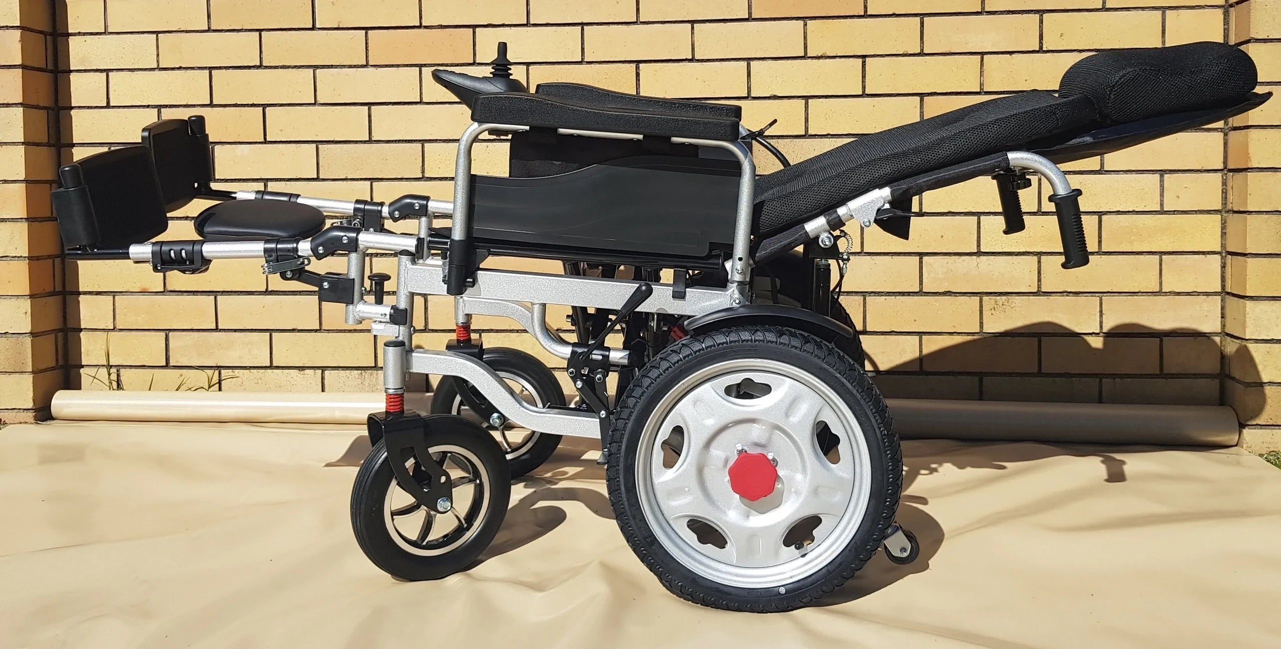 BME1022 Reclining Fold-up Electric Wheelchair